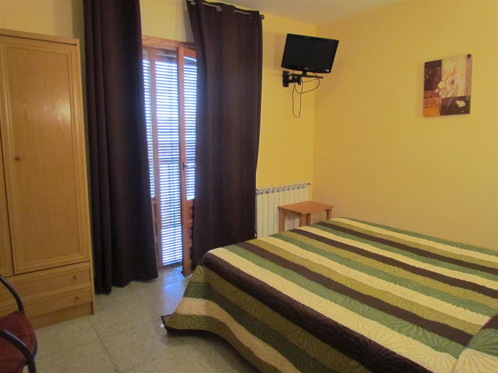 Hostal Las Rumbas Nuévalos Room photo